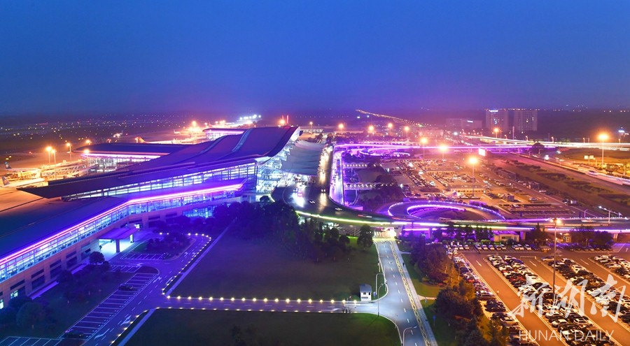 黃花國際機(jī)場(chǎng)夜景照明工程升級(jí)改造完工